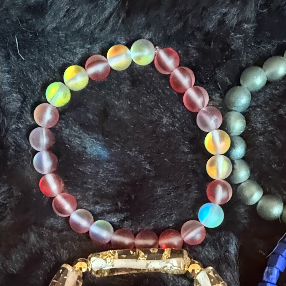 Elegant Multicolor Beaded Bracelet Set - Picture 2 of 5